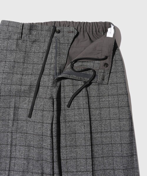 ADAM ET ROPE'(アダムエロペ)の「クラシックパターン ウーステテッド ストレートスラックス(スラックス・メンズ・ネイビー/チャコールグレー・M/L)」の4枚目の写真