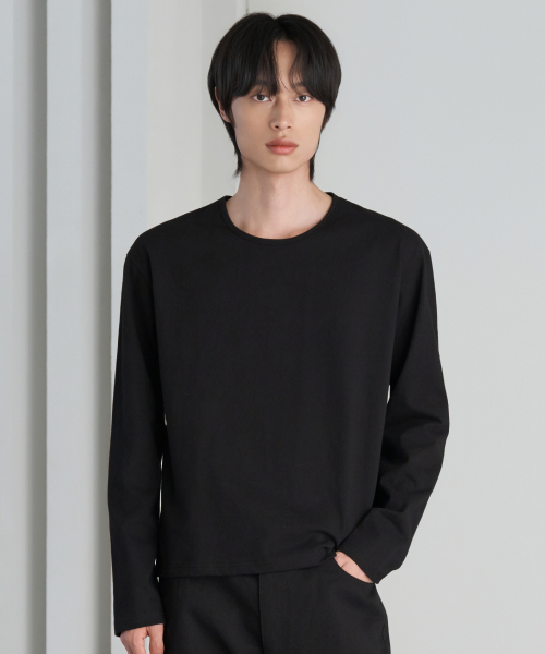 HYOJI(ヒョージ)の「26 FW ユーネックロングスリーブクロップTシャツ (3カラー)(Tシャツ/カットソー・メンズ・ホワイト/グレー/ブラック/チャコール・M/X-LARGE/L)」の5枚目の写真