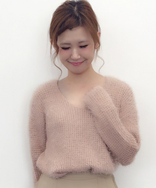 archives(アルシーヴ)の「Vネックシャギーニット(ニット/セーター・レディース・ピンク/アイボリー/ブラック/グレー/ブルー・MEDIUM)」の5枚目の写真