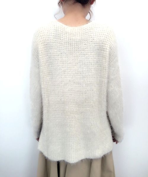 archives(アルシーヴ)の「Vネックシャギーニット(ニット/セーター・レディース・ピンク/アイボリー/ブラック/グレー/ブルー・MEDIUM)」の8枚目の写真