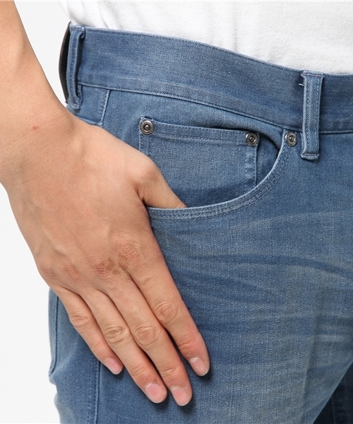 BLACK LABEL CRESTBRIDGE(ブラックレーベル・クレストブリッジ)の「BLUESKIN スキニーデニム(デニムパンツ・メンズ・ブルー・76/73/79/70/82)」の2枚目の写真