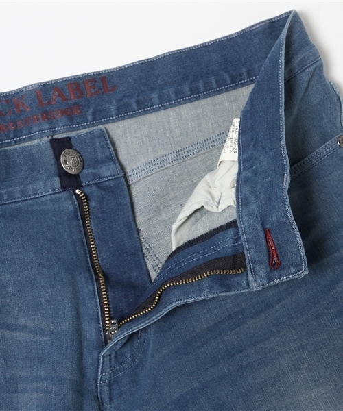 BLACK LABEL CRESTBRIDGE(ブラックレーベル・クレストブリッジ)の「BLUESKIN スキニーデニム(デニムパンツ・メンズ・ブルー・76/73/79/70/82)」の4枚目の写真