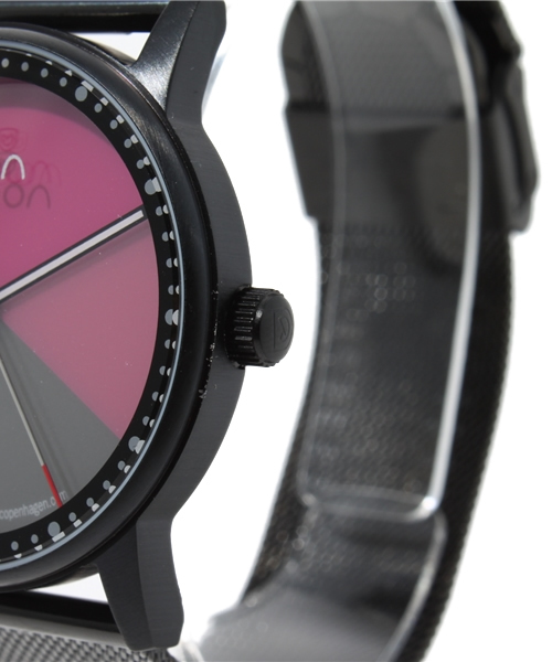 noon(ヌーン)の「kaleidoscope Mesh IP BLACK-【UNISEX】(アナログ腕時計・メンズ・ライトグリーン/ピンク/パープル/ライトブルー・FREE)」の9枚目の写真