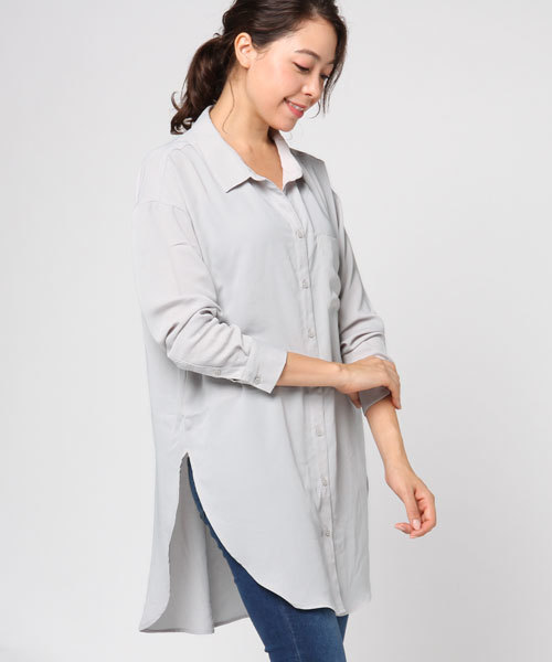 earth music&ecology(アースミュージックアンドエコロジー)の「とろみシャツワンピース(シャツワンピース・レディース・オフホワイト/ライトグレー/ネイビー/ストライプ・FREE)」の2枚目の写真