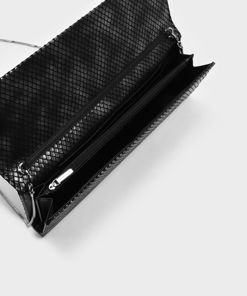 CHARLES & KEITH（チャールズ & キース）の「ベーシックフロントフラップクラッチ / BASIC FRONT FLAP CLUTCH（クラッチバッグ・レディース・ブラック/ブラック系その他・S）」の11枚目の写真