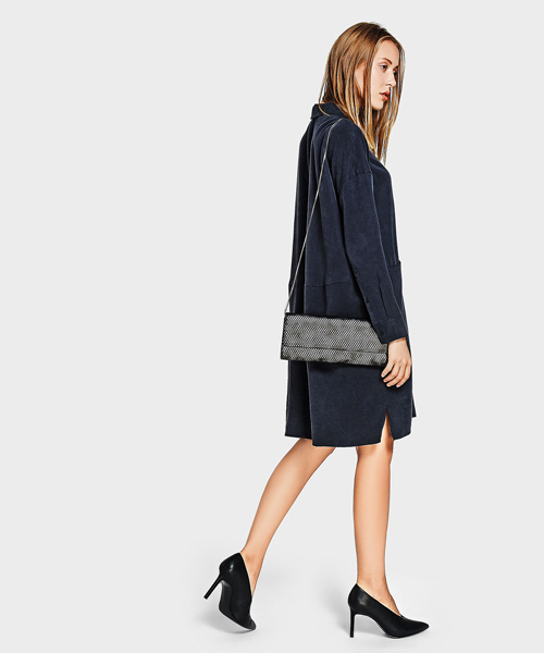 CHARLES & KEITH（チャールズ & キース）の「ベーシックフロントフラップクラッチ / BASIC FRONT FLAP CLUTCH（クラッチバッグ・レディース・ブラック/ブラック系その他・S）」の12枚目の写真