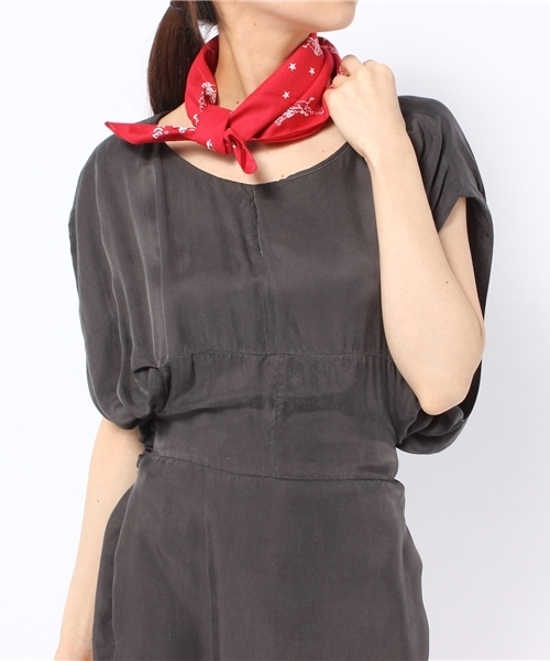 IL BISONTE（イルビゾンテ）の「IL BISONTE / BANDANA（バンダナ/スカーフ・レディース・レッド/ネイビー/オレンジ・FREE）」の6枚目の写真