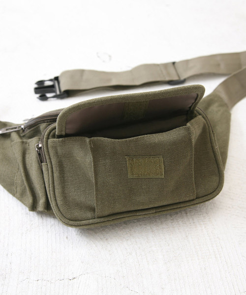 CUBE SUGAR(キューブシュガー)の「キャンバスウエストポーチ(ボディバッグ/ウエストポーチ・レディース・ブラック/カーキ・M)」の17枚目の写真