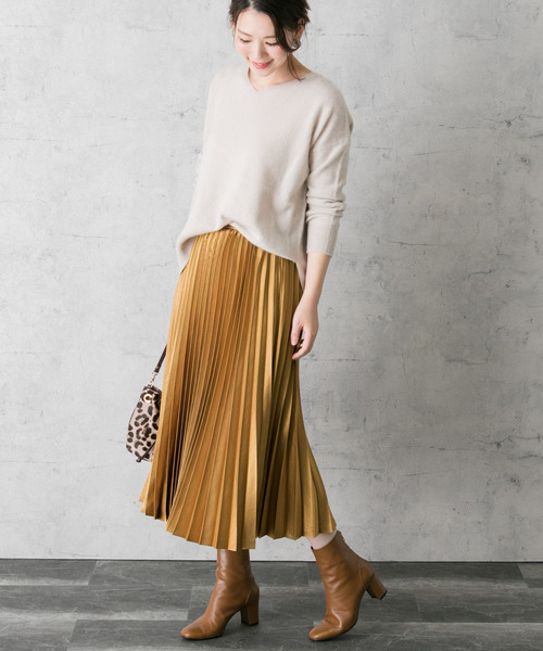 URBAN RESEARCH ROSSO WOMEN(アーバンリサーチ ロッソ)の「サテンプリーツスカート(スカート・レディース・ネイビー/ゴールド/グリーン・38/36)」の5枚目の写真