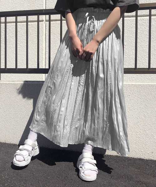 one after another NICE CLAUP（ワンアフターアナザーナイスクラップ）の「クリンクル加工プリーツスカート（スカート・レディース・ベージュ/パープル/サックスブルー/アイボリー・FREE）」の14枚目の写真