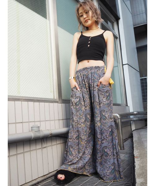 GYDA（ジェイダ）の「ペイズリーワイドフレアパンツ（その他パンツ・レディース・ネイビー/アイボリー・FREE）」の4枚目の写真