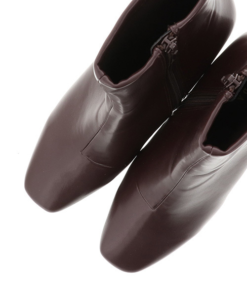 RANDA(ランダ)の「円柱ヒールストレッチショートブーツ(ブーツ・レディース・ブラック/ダークブラウン/キャメル・LL/M/L/S)」の4枚目の写真