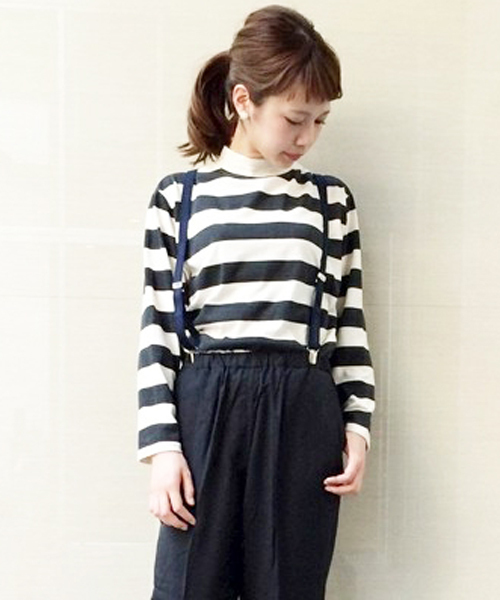 Kastane（カスタネ）の「【Kastane】ハイネックプルオーバー（Tシャツ/カットソー・レディース・ピンクベージュ/ネイビー/ダークブルー/オフホワイト/レッド/ブラック/ピンク・FREE）」の2枚目の写真