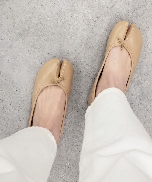 KOBE LETTUCE（コウベレタス）の「足袋フラットバレエパンプス（パンプス・レディース・ブラック/ブラウン/ホワイト/ベージュ・LL/L/M/S）」の4枚目の写真