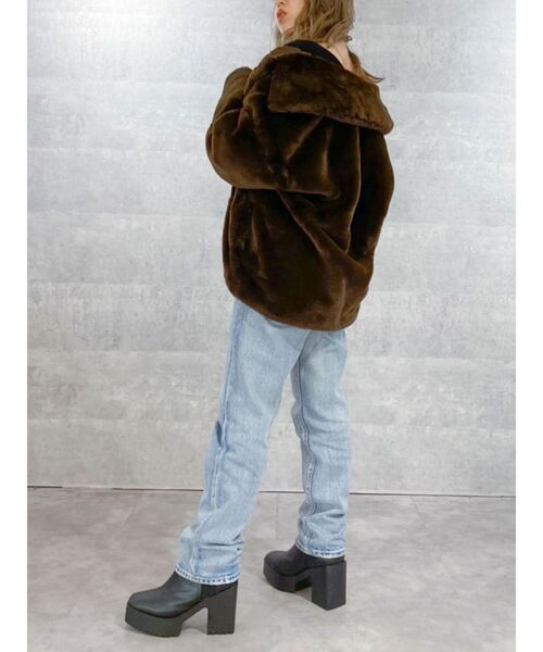 dazzlin（ダズリン）の「ダスティショートエコファーコート（その他アウター・レディース・パープル/ブラウン/オフホワイト・FREE）」の11枚目の写真