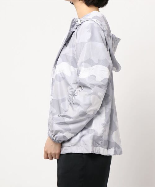 BELLUNA(ベルーナ)の「ELLE SPORT 迷彩柄ブルゾン(ブルゾン・レディース・グレー/ピンク/ブルー・MEDIUM/LARGE/X-LARGE)」の11枚目の写真