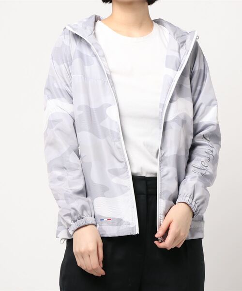 BELLUNA(ベルーナ)の「ELLE SPORT 迷彩柄ブルゾン(ブルゾン・レディース・グレー/ピンク/ブルー・MEDIUM/LARGE/X-LARGE)」の14枚目の写真
