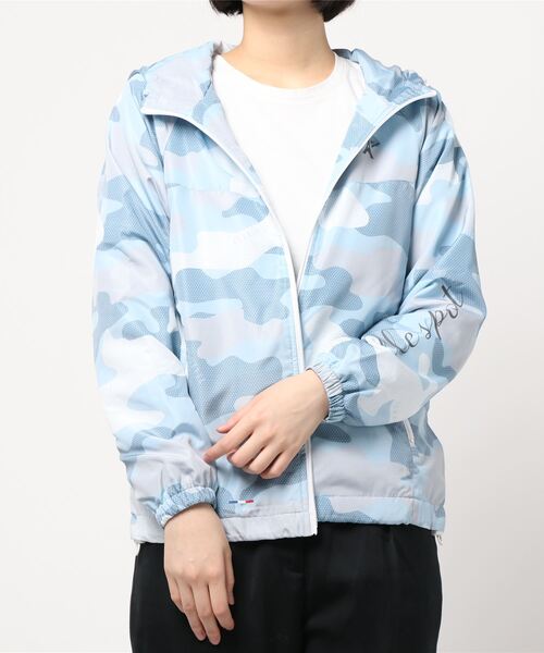 BELLUNA(ベルーナ)の「ELLE SPORT 迷彩柄ブルゾン(ブルゾン・レディース・グレー/ピンク/ブルー・MEDIUM/LARGE/X-LARGE)」の15枚目の写真