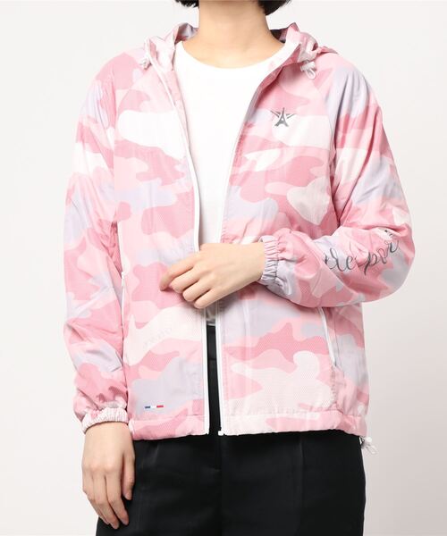 BELLUNA(ベルーナ)の「ELLE SPORT 迷彩柄ブルゾン(ブルゾン・レディース・グレー/ピンク/ブルー・MEDIUM/LARGE/X-LARGE)」の16枚目の写真