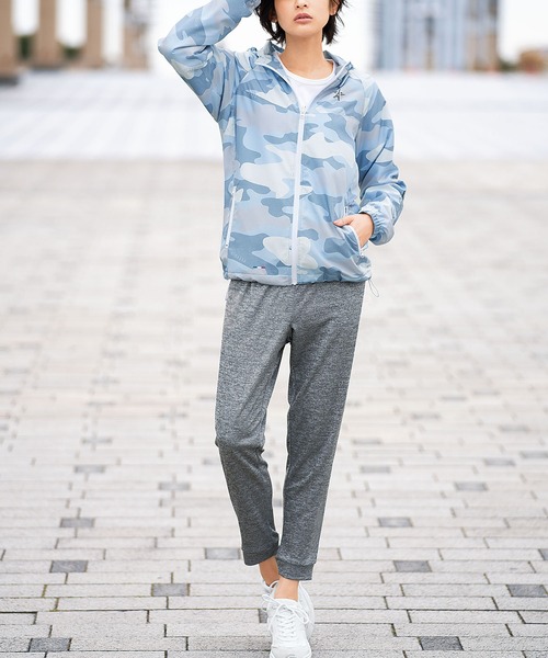 BELLUNA(ベルーナ)の「ELLE SPORT 迷彩柄ブルゾン(ブルゾン・レディース・グレー/ピンク/ブルー・MEDIUM/LARGE/X-LARGE)」の6枚目の写真