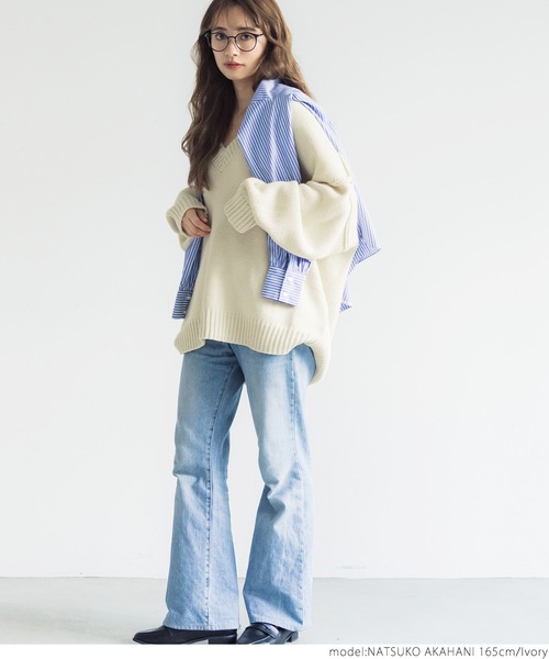 coca(coca)(コカ)の「ローゲージVネックニット(ニット/セーター・レディース・チャコールグレー/アイボリー・ONE SIZE)」の15枚目の写真
