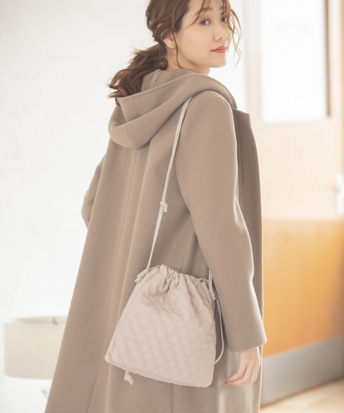 GLOBAL WORK（グローバルワーク）の「キルティング巾着BAG/923485（ショルダーバッグ・レディース・アイボリー/ブラック/ワインレッド・ONE SIZE）」の7枚目の写真