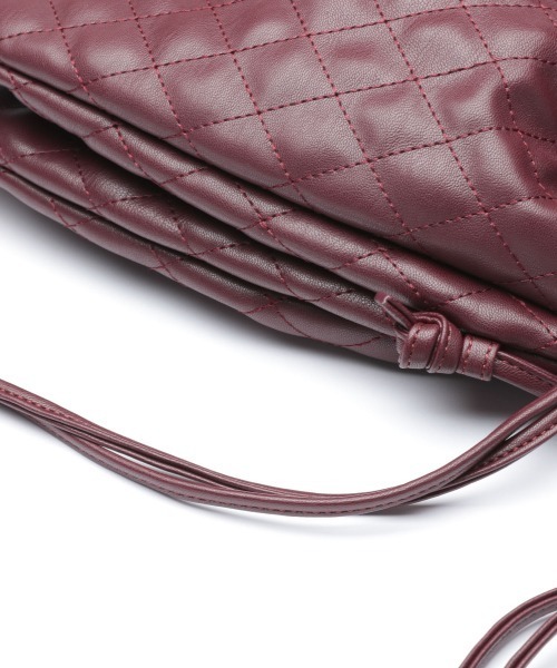 GLOBAL WORK（グローバルワーク）の「キルティング巾着BAG/923485（ショルダーバッグ・レディース・アイボリー/ブラック/ワインレッド・ONE SIZE）」の13枚目の写真