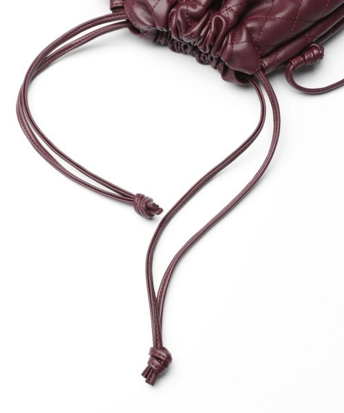 GLOBAL WORK（グローバルワーク）の「キルティング巾着BAG/923485（ショルダーバッグ・レディース・アイボリー/ブラック/ワインレッド・ONE SIZE）」の15枚目の写真