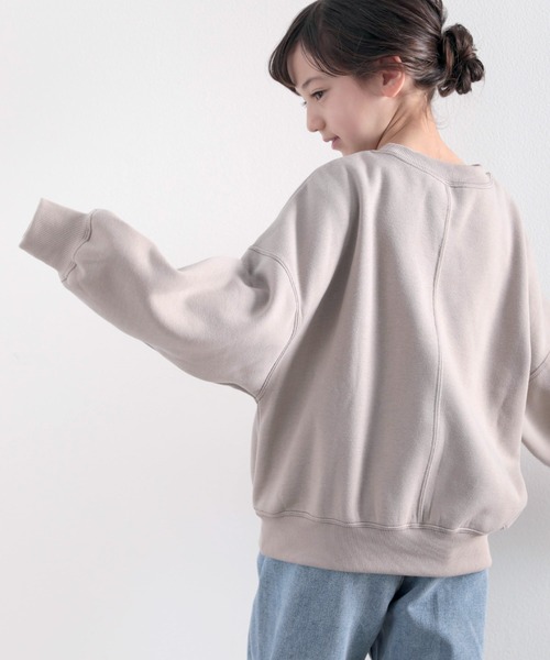 classicalelf(クラシカルエルフ)の「キッズ バックステッチ裏起毛スウェット(長袖)(スウェット・キッズ・ブラック/アイボリー/モカ/グレイッシュベージュ・130/140/150)」の6枚目の写真