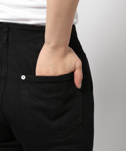 PAGEBOY（ページボーイ）の「フロントスリットジーンズ (フレアデニム)（デニムパンツ・レディース・ブラック/サックスブルー/インディゴブルー/ホワイト系その他/グレイッシュベージュ・24inch/25inch/26inch/27inch）」の21枚目の写真