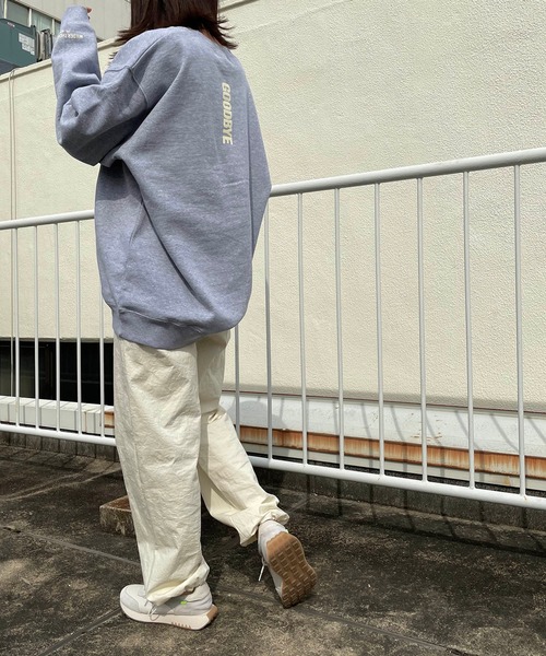 CANAL JEAN（キャナルジーン）の「1975 TOKYO(1975 トーキョー) "HELLO"クルーネックトレーナー（スウェット・レディース・ホワイト×ブルー/ホワイト×ブラック/ヘザーグレー・LARGE/X-LARGE）」の7枚目の写真