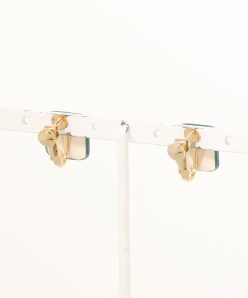 tone(トーン)の「irodori/金彩dot earring(square深緑)(イヤリング・レディース・グリーン系その他・FREE)」の2枚目の写真