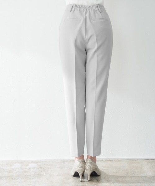 Pierrot（ピエロ）の「ピンタックストレートパンツ（その他パンツ・レディース・ブラック/グレー/ピンク/ライトベージュ/マスタード/ブラウン/ラベンダー/グレー系その他/グリーン/ブルーグリーン/モカ/ネイビー/ピンク系その他・M/L/PS/PM/PL/TL/S/TM）」の17枚目の写真