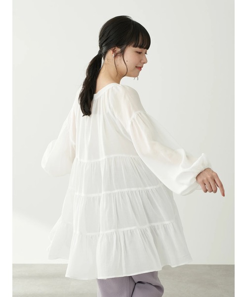 earth music&ecology（アースミュージックアンドエコロジー）の「【WEB限定】ティアードシャツチュニック ＊（シャツ/ブラウス・レディース・ライトブルー/ブラック/オフホワイト/ピンクベージュ・FREE）」の22枚目の写真