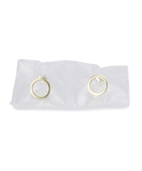 BEAMS BOY（ビームスボーイ）の「BEAMS BOY / BRASS サークル ライン ピアス（ピアス（両耳用）・レディース・イエロー系その他・ONE SIZE）」の2枚目の写真
