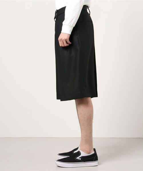 KAZUYUKI KUMAGAI ATTACHMENT(カズユキクマガイアタッチメント)の「SUPER120S PEサージ タックワイド ショーツ(その他パンツ・メンズ・ブラック/オレンジ・3/2/1)」の12枚目の写真