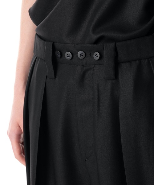 KAZUYUKI KUMAGAI ATTACHMENT(カズユキクマガイアタッチメント)の「SUPER120S PEサージ タックワイド ショーツ(その他パンツ・メンズ・ブラック/オレンジ・3/2/1)」の10枚目の写真