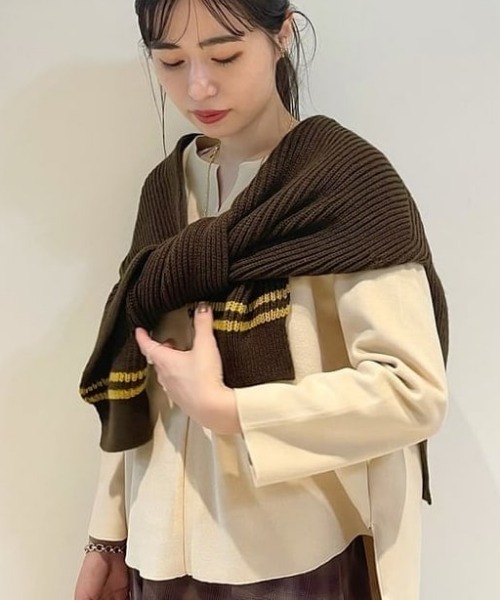 BEAMS LIGHTS(ビームスライツ)の「BEAMS LIGHTS / 畦 ショルダー ストール(マフラー・レディース・ベージュ/ブラウン/グレー・ONE SIZE)」の3枚目の写真