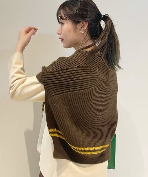 BEAMS LIGHTS(ビームスライツ)の「BEAMS LIGHTS / 畦 ショルダー ストール(マフラー・レディース・ベージュ/ブラウン/グレー・ONE SIZE)」の11枚目の写真