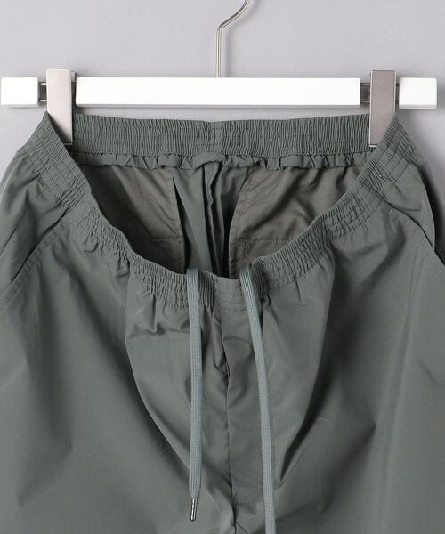 UNITED ARROWS（ユナイテッドアローズ）の「＜UNITED ARROWS＞ ポリエステル タフタ オールギャザー イージーパンツ（その他パンツ・メンズ・ダークグレー/オリーブ/ダークブラウン・SMALL/MEDIUM/LARGE/X-LARGE）」の14枚目の写真