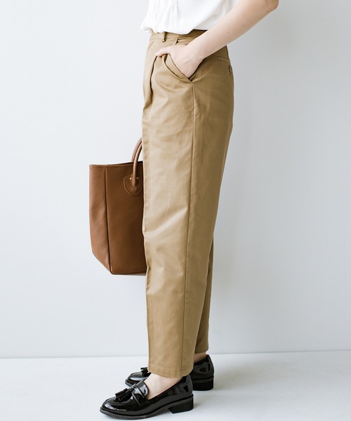 haco!（ハコ）の「メンズライクも上手に取り入れ！野暮ったく見えずに女っぽさを引き出す　あると便利な定番チノパンby who made me（チノパンツ・レディース・ベージュ・1/3/5/7）」の12枚目の写真