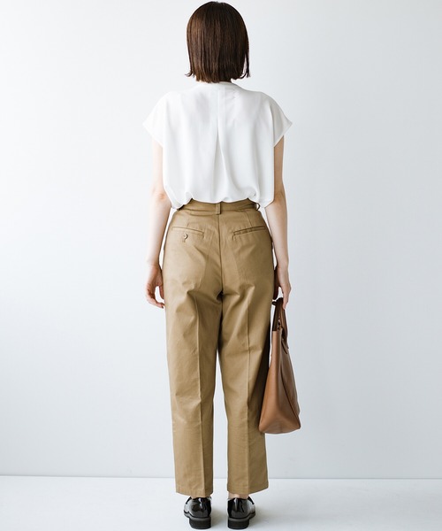 haco!（ハコ）の「メンズライクも上手に取り入れ！野暮ったく見えずに女っぽさを引き出す　あると便利な定番チノパンby who made me（チノパンツ・レディース・ベージュ・1/3/5/7）」の10枚目の写真