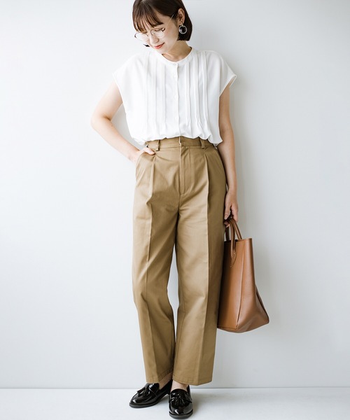 haco!（ハコ）の「メンズライクも上手に取り入れ！野暮ったく見えずに女っぽさを引き出す　あると便利な定番チノパンby who made me（チノパンツ・レディース・ベージュ・1/3/5/7）」の21枚目の写真