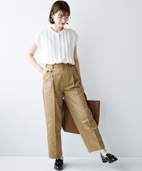 haco!（ハコ）の「メンズライクも上手に取り入れ！野暮ったく見えずに女っぽさを引き出す　あると便利な定番チノパンby who made me（チノパンツ・レディース・ベージュ・1/3/5/7）」の13枚目の写真
