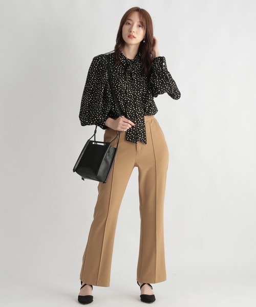 Andemiu(アンデミュウ)の「スリットフレアパンツ217172(スラックス・レディース・ブラック/ベージュ/アイボリー・SMALL/MEDIUM)」の7枚目の写真