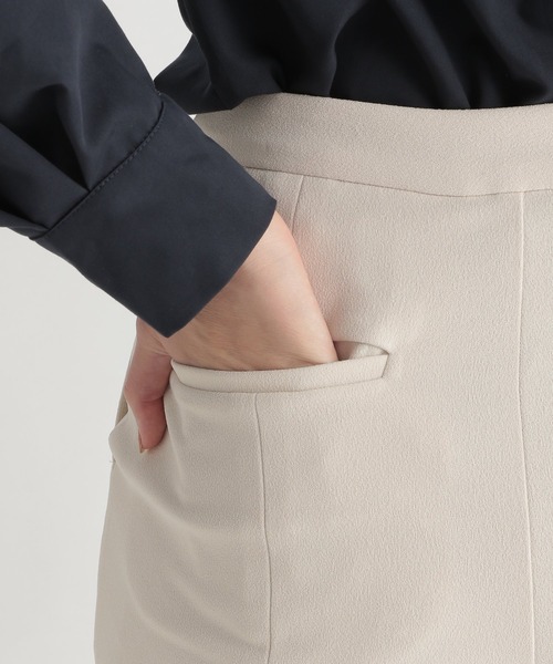 Andemiu(アンデミュウ)の「スリットフレアパンツ217172(スラックス・レディース・ブラック/ベージュ/アイボリー・SMALL/MEDIUM)」の17枚目の写真