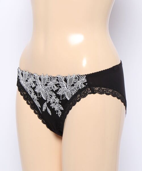 Triumph(トリンプ)の「天使のブラ 魔法のハリ感536 レギュラーショーツTR536 Hikini(ショーツ・レディース・ブラック/ブラウン/オレンジ/グリーン・M/L)」の11枚目の写真