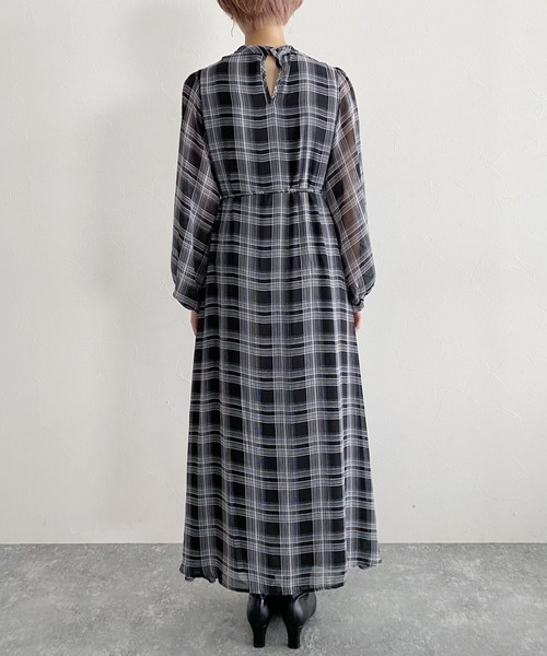 mysty woman（ミスティウーマン）の「【カラバリ豊富】クラシカルレディワンピ 254761（ワンピース・レディース・ホワイト系その他/ブラウン系その他/ブラウン系その他2/ライトベージュ/ベージュ系その他/カーキ/サックスブルー/ピンク系・FREE）」の20枚目の写真