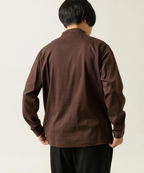 ITEMS URBANRESEARCH(アイテムズ アーバンリサーチ)の「コットンスムース モックネック長袖カットソー(Tシャツ/カットソー・メンズ・ダークブラウン/ブラック/ホワイト・MEDIUM/LARGE)」の13枚目の写真