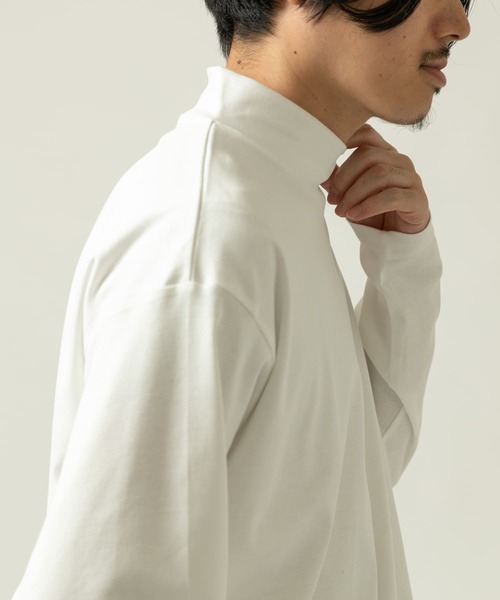 ITEMS URBANRESEARCH(アイテムズ アーバンリサーチ)の「コットンスムース モックネック長袖カットソー(Tシャツ/カットソー・メンズ・ダークブラウン/ブラック/ホワイト・MEDIUM/LARGE)」の14枚目の写真